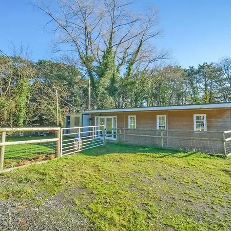 -- Huge -- 5-Bedroom Home & Private Gym By Tailored Accommodation Swansea Exterior photo