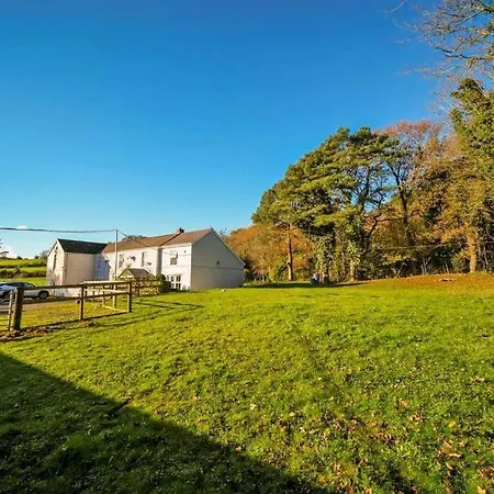 -- Huge -- 5-Bedroom Home & Private Gym By Tailored Accommodation Swansea Exterior photo